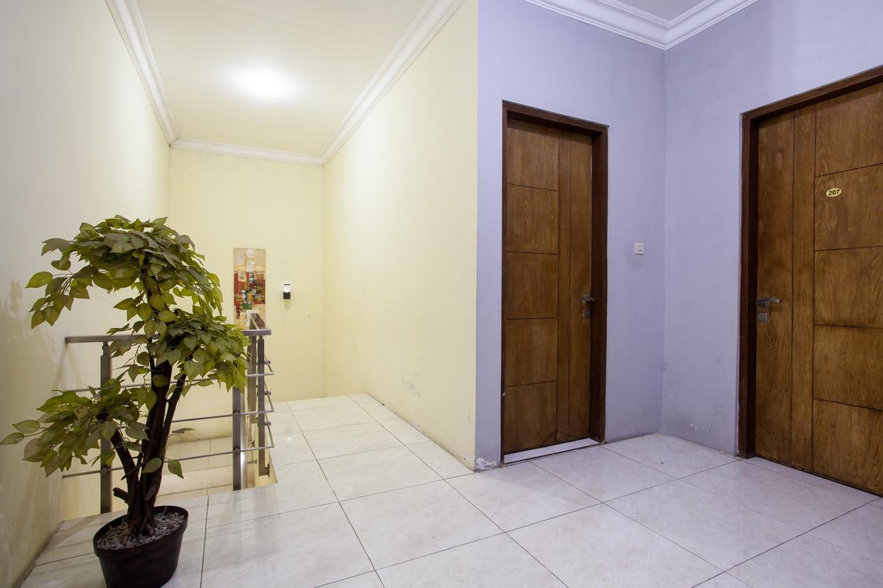 Reddoorz Near Marvel City Mall Wonotjolo المظهر الخارجي الصورة