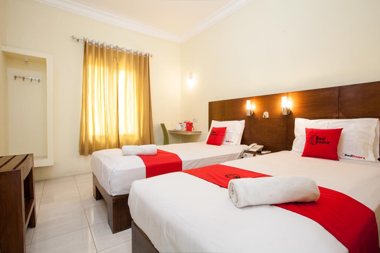 Reddoorz Near Marvel City Mall Wonotjolo المظهر الخارجي الصورة