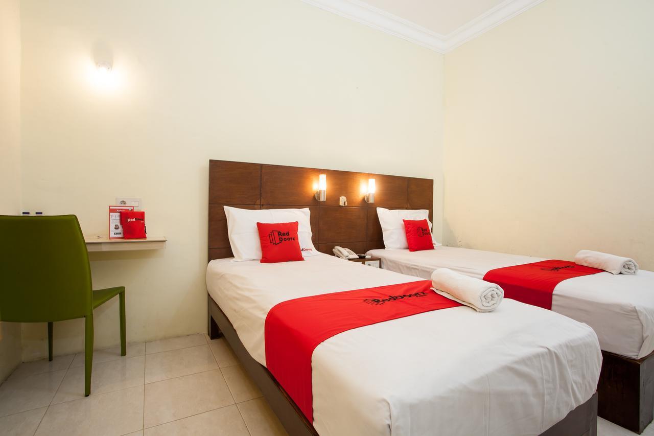 Reddoorz Near Marvel City Mall Wonotjolo المظهر الخارجي الصورة